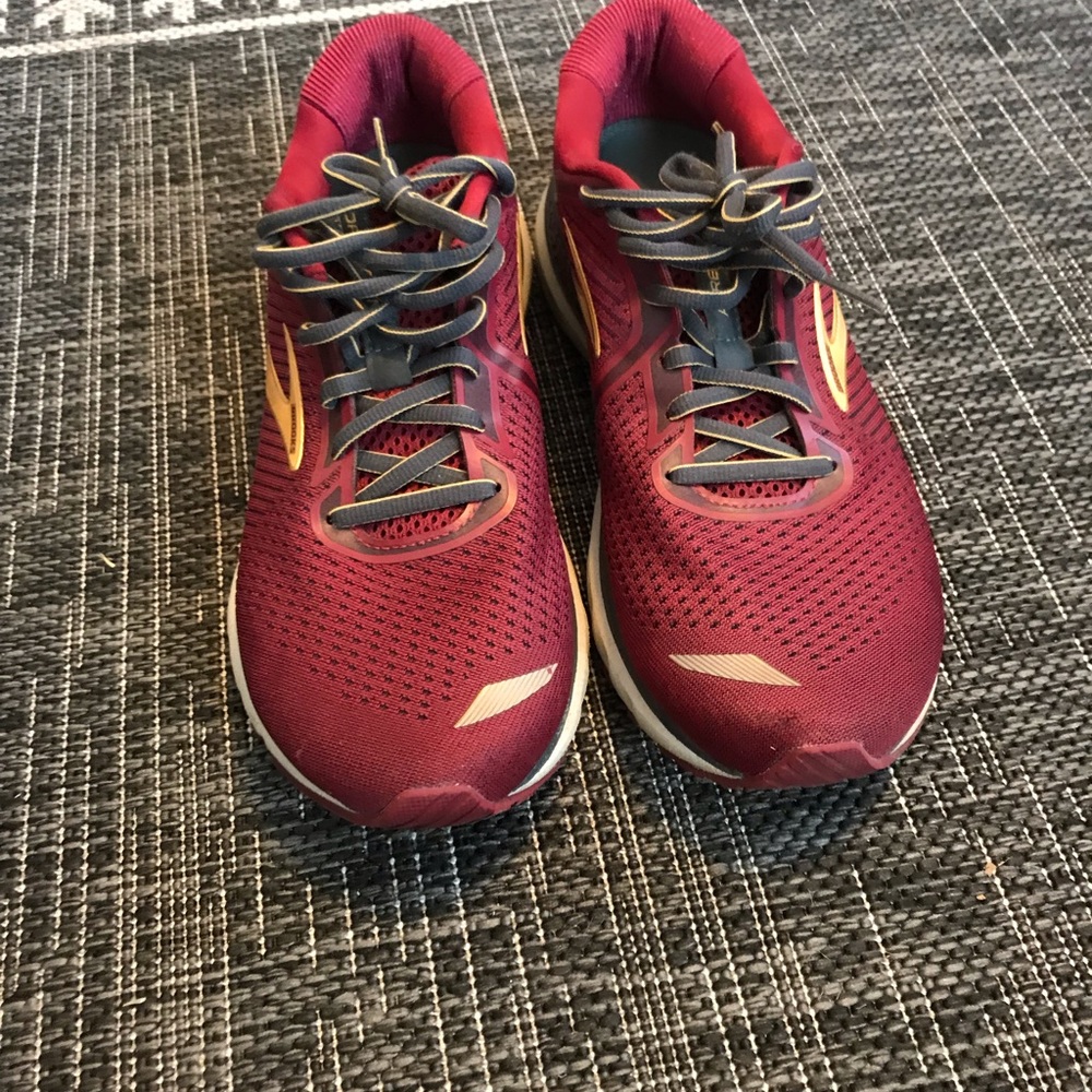 Brooks Adrenaline 20 Running Show Like New